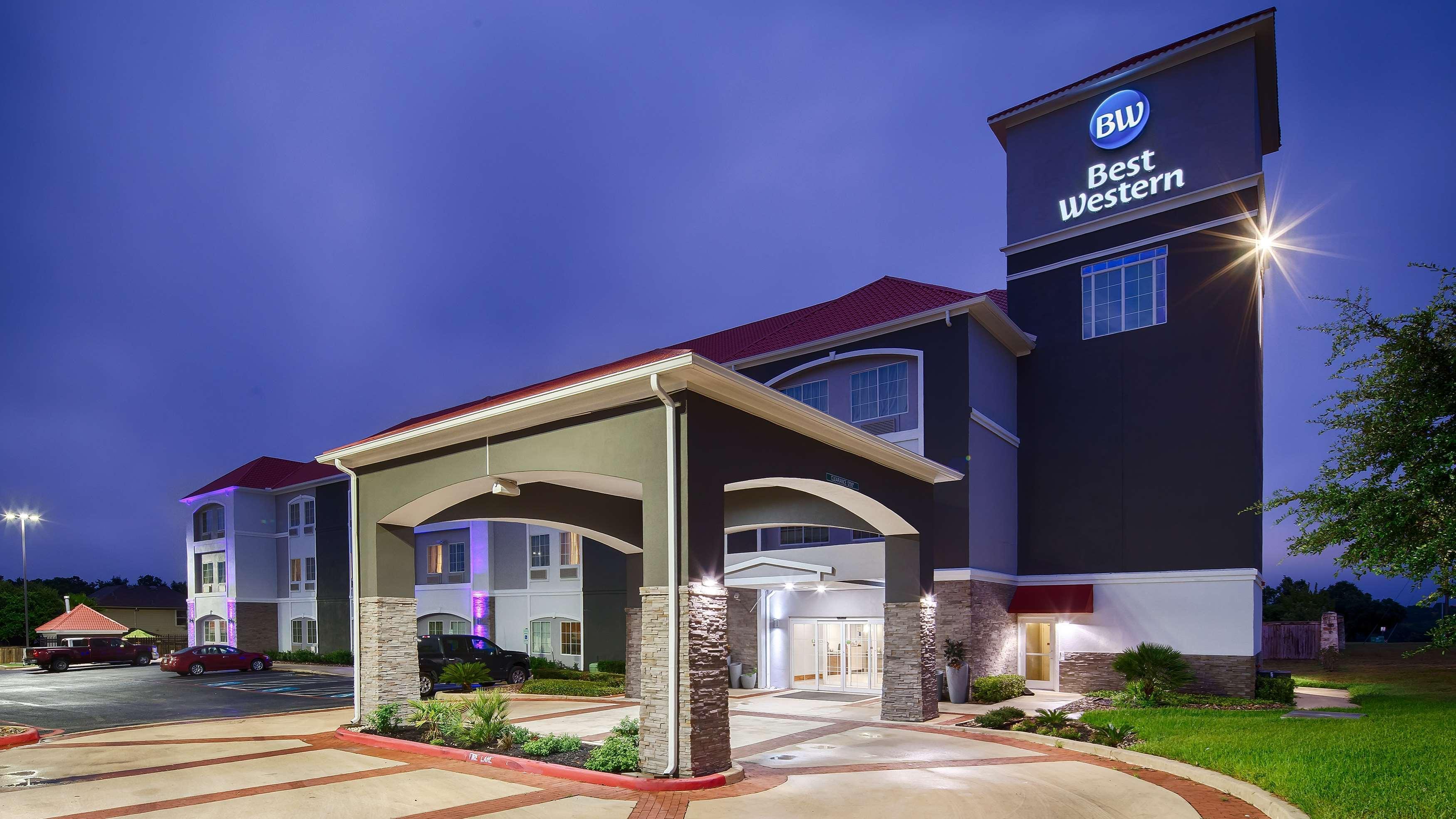 Best Western Boerne Inn & Suites Exterior photo